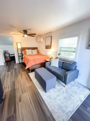 Private Dallas/Bishop Arts Retreat