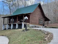 River Road Hideout  PRIVATE RIVER ACCESS! Pet friendly