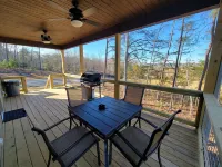 New cabin- access to horse trails, Pilot Mtn & Hanging Rock St. Pks