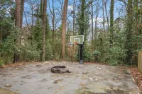 Deluxe 3Bed 3Bath Home - Dresden East Neighborhood Atlanta