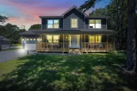 Luxury Pocono Mountain Retreat - 4 Bedrooms - Community Pool and Lake