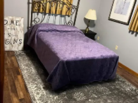 Shady Shelter - Quiet Comfort, Family Friendly - close to everything! 奧爾尼酒店