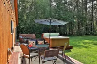 Spacious 4BR / 5 Bath Home - Hot Tub / Pool Table / Ample Private Outdoor Space!