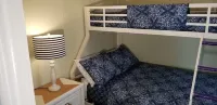 Lakeside Cottage #4, Waterfront , AC, Newly Remodeled, 8 Kayaks, 4 SUP, Rowboats