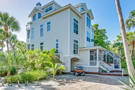 SERENITY NOW~1 Min. To BEACH!-SCREENED-IN HEATED POOL-2 Carts-4&6, Island Club