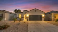 East Valley Peaceful Oasis w/PRIVATE Pool that is HEATED at no extra cost - 4성급