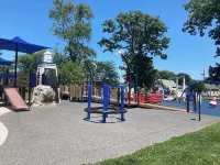 Pets ,Family, Fire pit , Playground Beach and more!