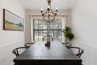 || McKinney Manor || Cottage in Historic Downtown McKinney
