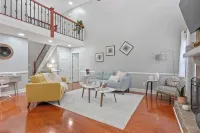 Spacious 4-bedroom house in charming Fayetteville with WiFi, AC Hotels in Fayette County