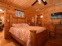 Rustic lodge retreat minutes from the Frio! Hotels in Concan