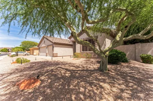 Upgraded and ready to use 3bed 2bath
