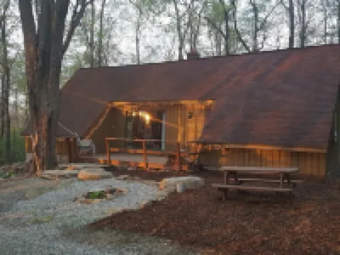 Seven Springs Cabin - Luna Chalet - Authentic, Pet Friendly Log Cabin Hotels in Donegal Township