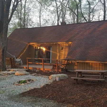 Seven Springs Cabin - Luna Chalet - Authentic, Pet Friendly Log Cabin