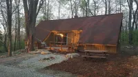 Seven Springs Cabin - Luna Chalet - Authentic, Pet Friendly Log Cabin