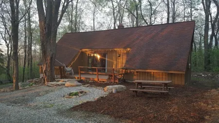 Seven Springs Cabin - Luna Chalet - Authentic, Pet Friendly Log Cabin