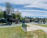 Spacious*Outdoor Space*Modern*Family*Groups*Modern*Artistic