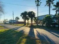 Charming Cottage I on Dickinson Bay Hotels in San Leon