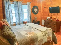 Welcome to Whiskey Woods! A cozy cabin to relax and enjoy with your loved ones!