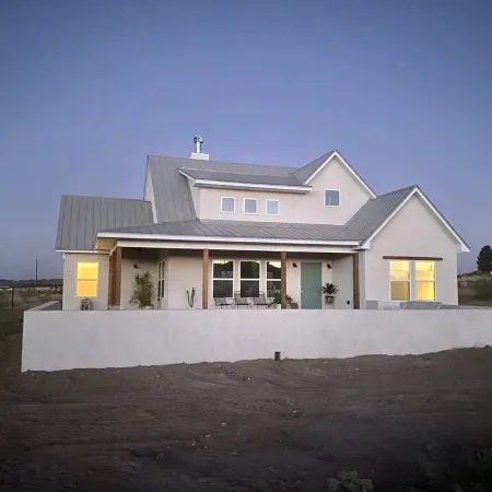 Contemporary all new, entire home perfect for a luxury getaway
