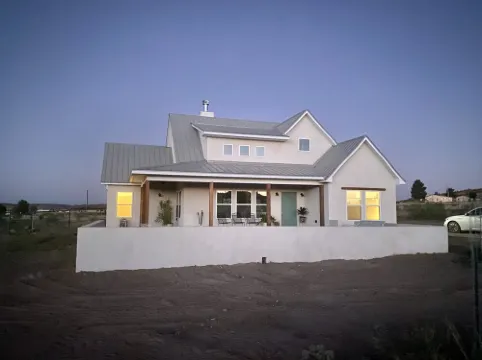 Contemporary all new, entire home perfect for a luxury getaway