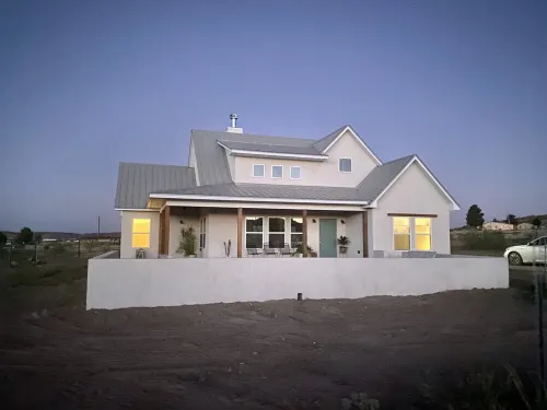 Contemporary all new, entire home perfect for a luxury getaway