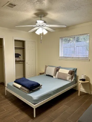 Spacious Family House 4BR. Close to many restaurants & markets! Hotels in Alief