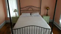 4BR+Loft Beautiful Chatham-Year Round-Sleeps up to 8 & 1 Mile to Town Video