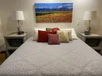 Beautiful Nottingham House: Secluded but Close to Town Hotels in College