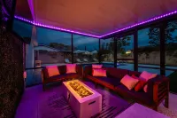 -NEW- Relaxing & Fun Escape in Perfect Location w/ Firepit, Mini Golf, & Pool