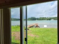 Remodeled Cottage w/Gfireplace, super close to Fred Meijer Heartland trail Hotels in Montcalm County