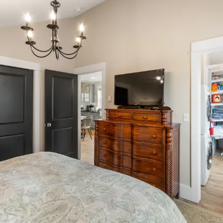 Luxury Studio in Desirable Bozeman Neighborhood