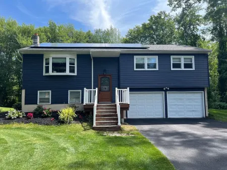 Great East Side Home - 5 mins from track and town Отели рядом с достопримечательностью «Saratoga Springs»