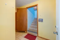 New 3 Bdrm, Large Lanai, Quiet area, Ocean Breezes, Short Walk to the Beach - Kitchens