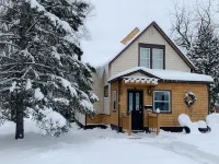 Charming Cottage! - 3 Bedrooms, 4 Beds, 2 Full Baths, 6 Adults Hotels in Two Harbors