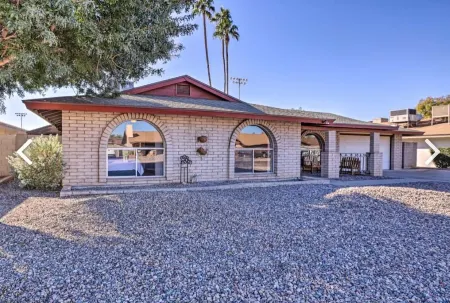 Beautiful 4 bedroom 2 bathroom with pool