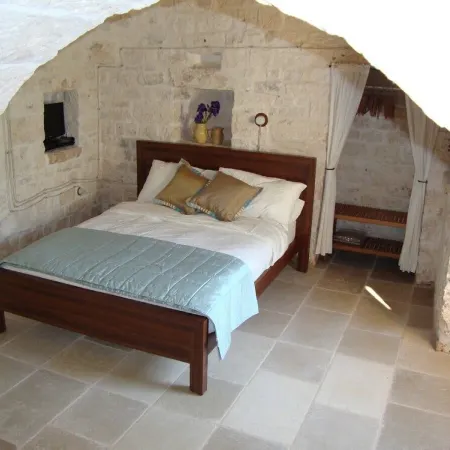 Beautiful hilltop Trulli w/ POOL & A/C in almond & olive grove - TrulliVistas