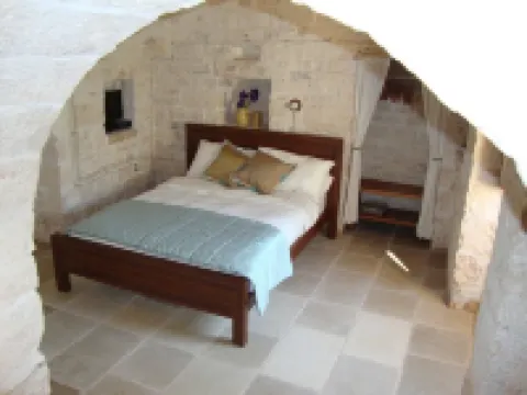 Beautiful hilltop Trulli w/ POOL & A/C in almond & olive grove - TrulliVistas