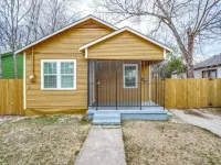 Cozy House Hotels in Fair Park