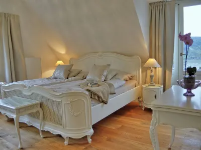 Stylish villa with a unique view of the Rhine in the World Heritage Middle Rhine Hotels near Boppard-Bad Salzig