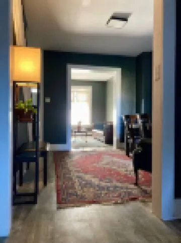 Moravian 5 bedroom townhouse