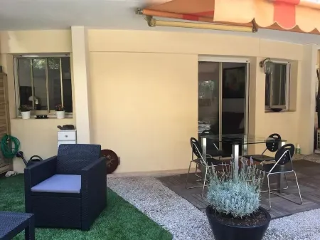 Studio en Rez-de-jardin À Cagnes SUR MER