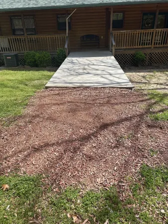 Comfy rustic cabin 1/2 mile from Lake Texoma is ready and fully stocked for 8+!