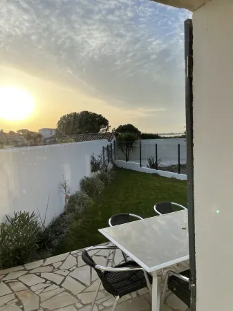 House Sea View And Quiet