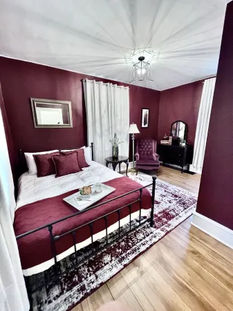 Modern Victorian - 1910 Guesthaus