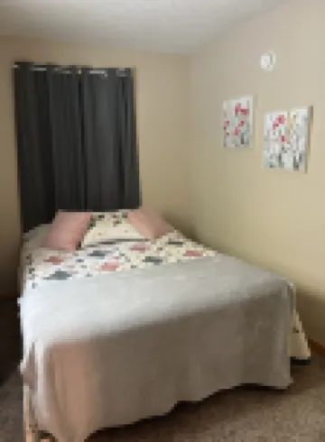 Beautiful 4 unit lodge w/ Hot tub, WiFi, fire pits &  pavilion area with grills