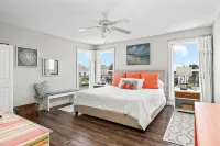 Beautiful Canal Views on Key Allegro! ~20 Flamingo~4 Bed/4 Bath