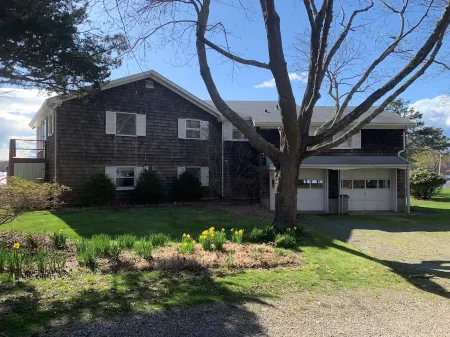 Private Waterfront House, Scenic Sunset Views