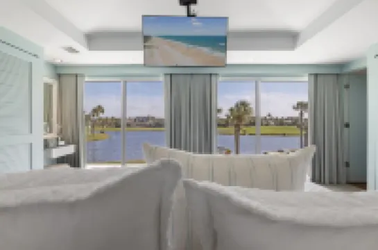 Ponte Vedra Bch: Luxurious Home, 5-min. to the beach close to TPC, & Mayo Clinic 폰테베르다비치 호텔