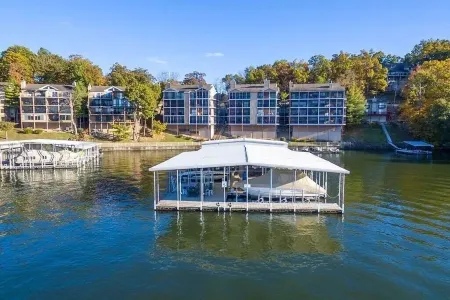 Pristine-Top Floor & Amazing Main Channel Views! Prime Location.