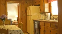 cutie Lakefront Cottage with private beach